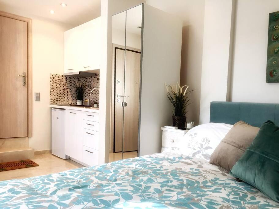Emerald Mini Suite:Your Deluxe Studio In Kalamaria Soluň Exteriér fotografie